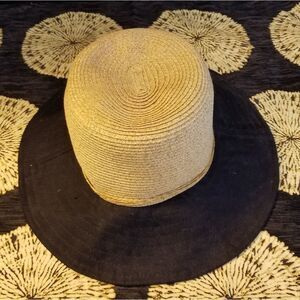 9 WEST Black and Tan Straw Hat Size 24 inches‎